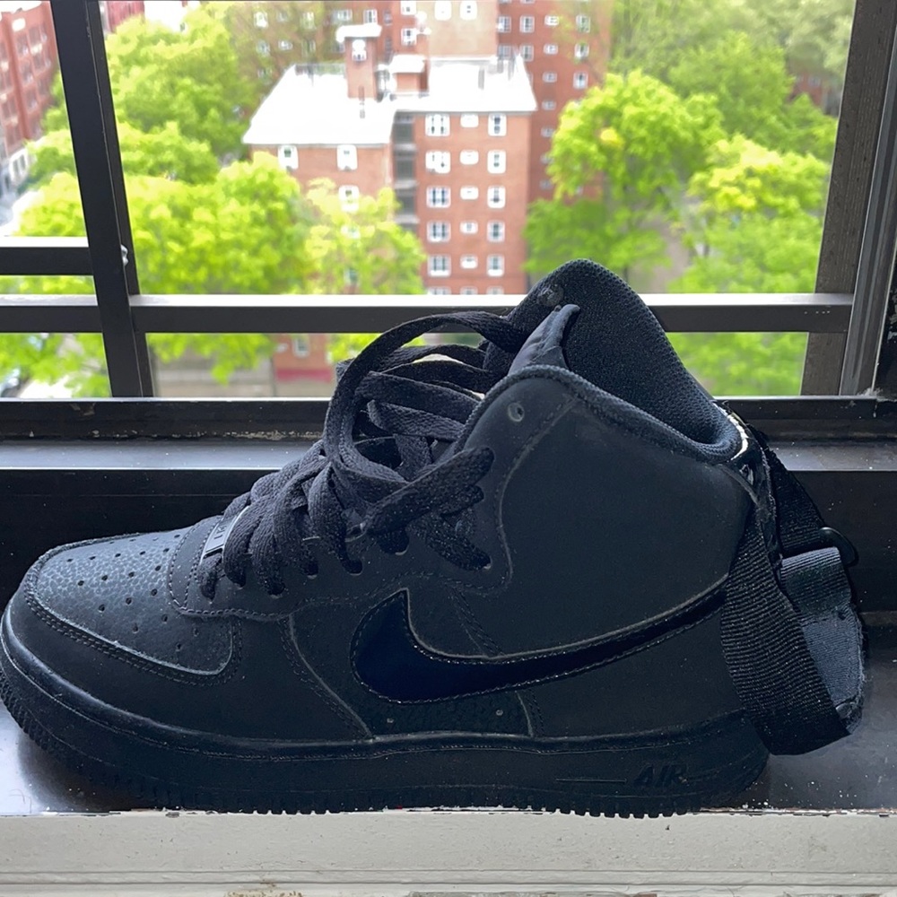 Nike Air Force 1 High (grade school)